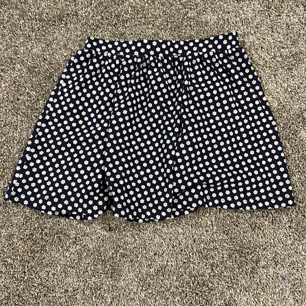 girls navy skirt with daisies